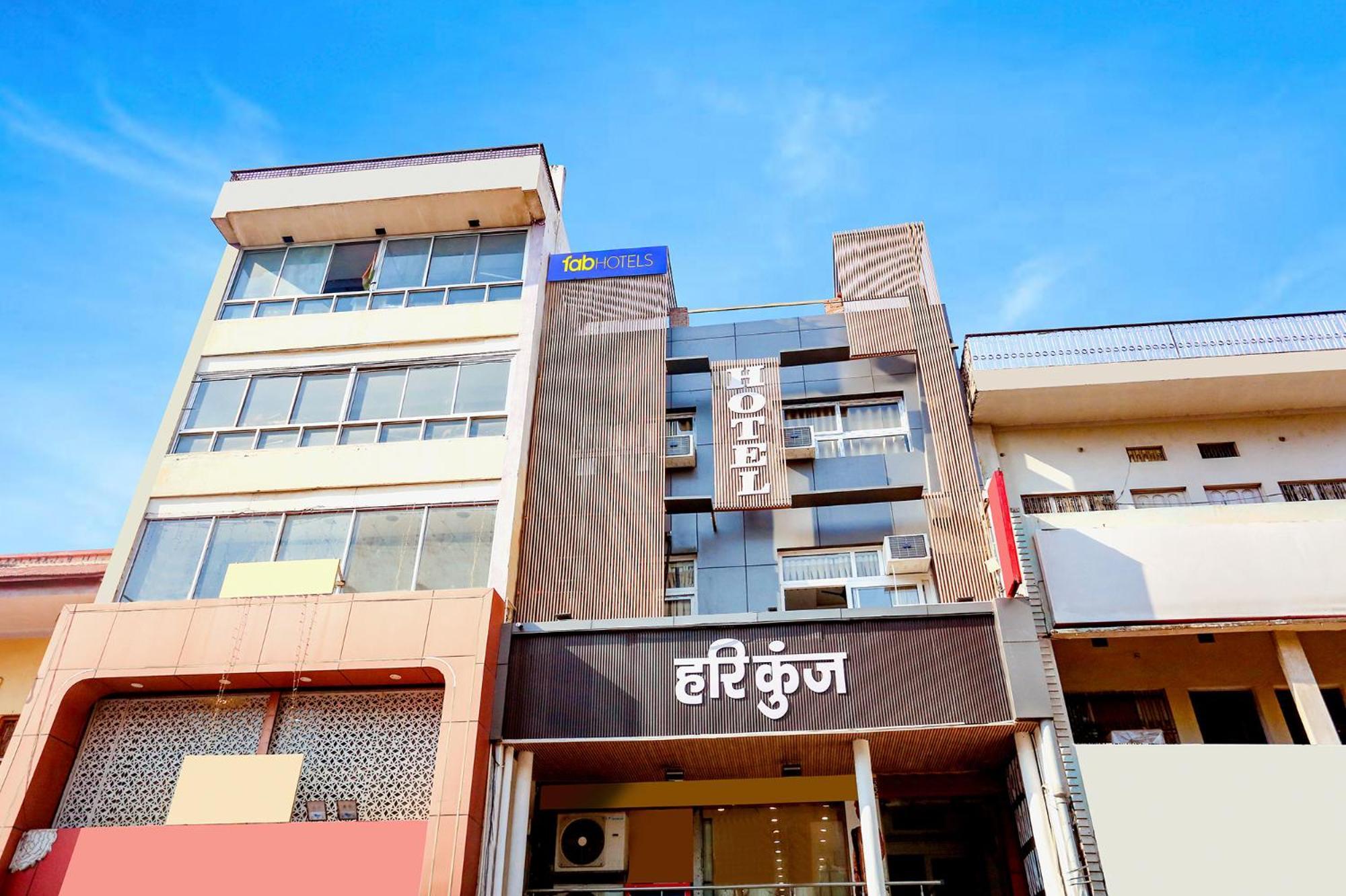 Fabhotel Hari Kunj 900 M From Kashi Vishwanath Temple Varanasi Dış mekan fotoğraf