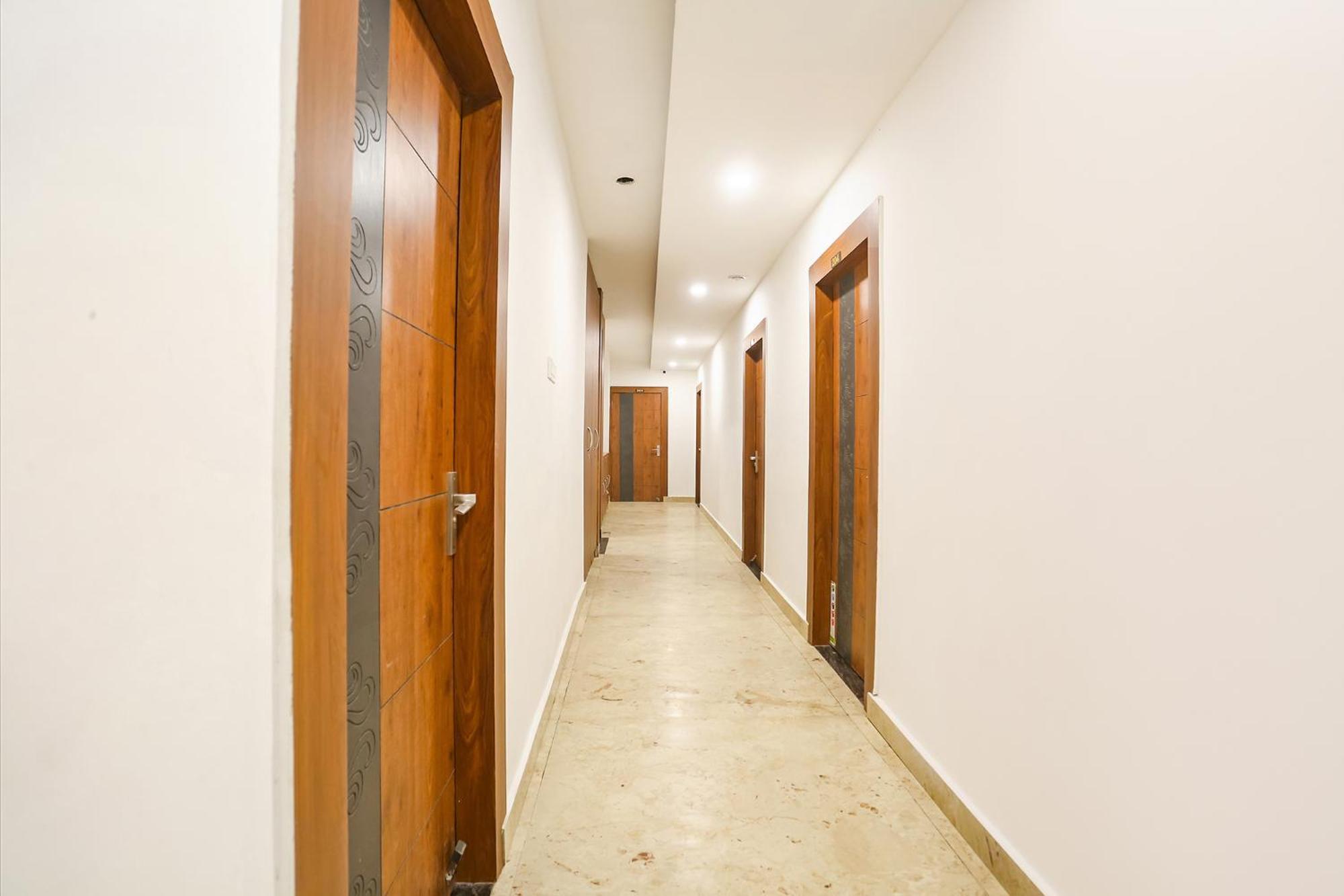Fabhotel Hari Kunj 900 M From Kashi Vishwanath Temple Varanasi Dış mekan fotoğraf
