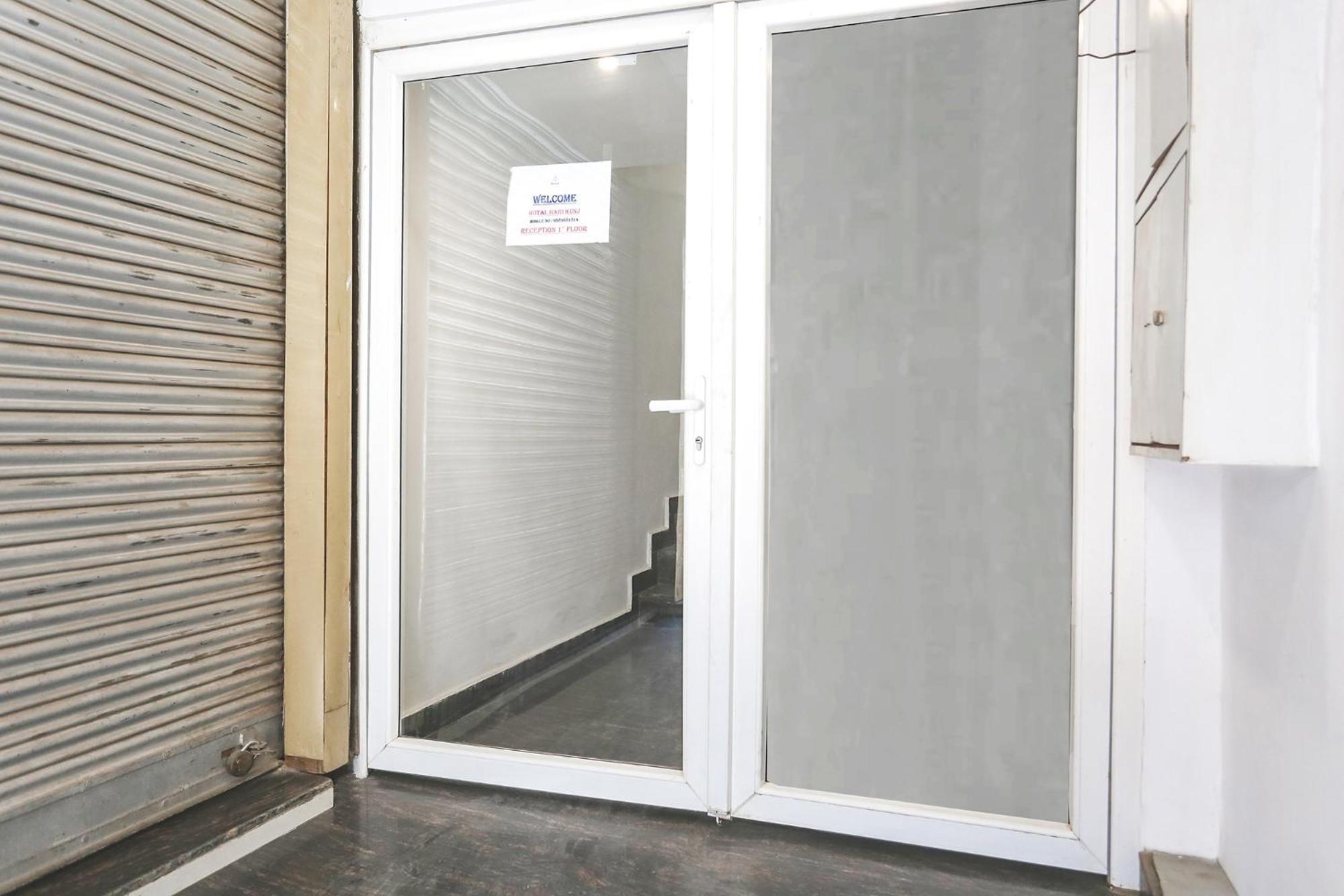 Fabhotel Hari Kunj 900 M From Kashi Vishwanath Temple Varanasi Dış mekan fotoğraf
